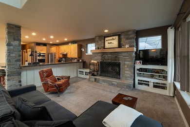 319 NW Flagline Dr, Bend, OR 97701 - photo 5