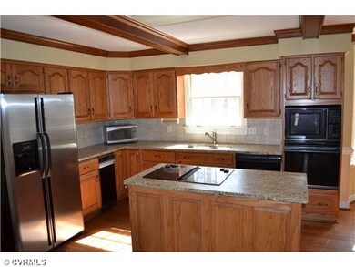 404 Hickory Dr, Manakin Sabot, VA 23103 - photo 2