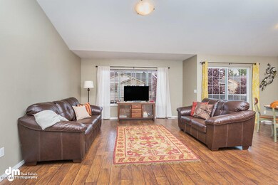 Living Room_IMG_4591-SMALL