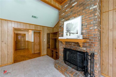 Gas log fireplace!