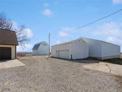 4167 N 19th Ave W, Newton, IA 50208 - photo 4