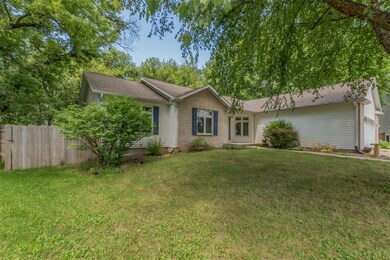 1712 Greenlefe Ct NW, Cedar Rapids, IA 52405 - photo 3