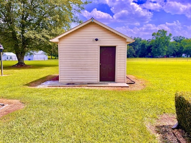 Convenient mini barn