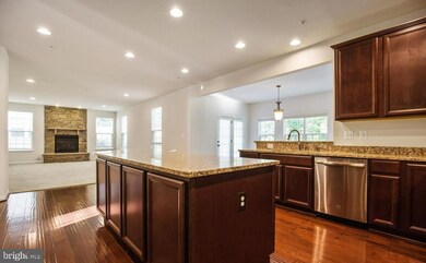 1902 Lake Forest Dr, Upper Marlboro, MD 20774 - photo 4