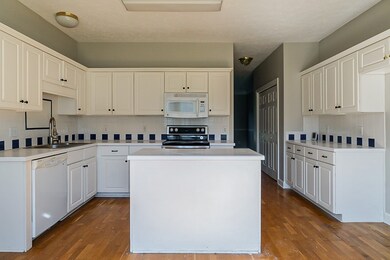 406 Royal Glen Blvd, Murfreesboro, TN 37128 - photo 6