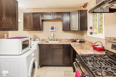 409 Schodde St Anchorage AK-large-010-Ki