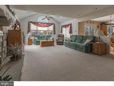 126 Paddock Dr, Columbus, NJ 08022 - photo 4