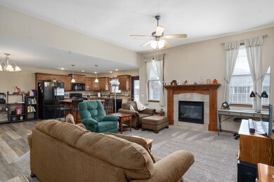 201 N Bonda Way-18