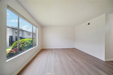 1926 Lucas St unit 2, San Fernando, CA 91340 - photo 2