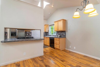 2915 NE Sandy Dr, Bend, OR 97701 - photo 4