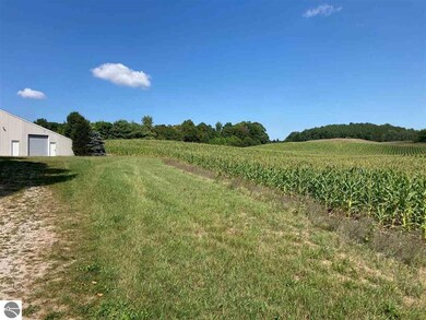 13707 S Lautner Rd, Traverse City, MI 49684 - photo 4