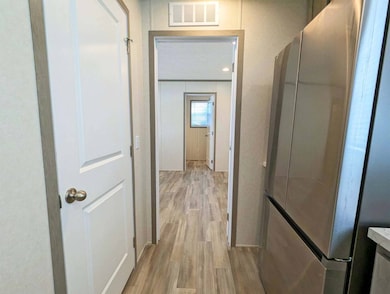 1305 Chateau Cir unit 61, Findlay, OH 45840 - photo 6