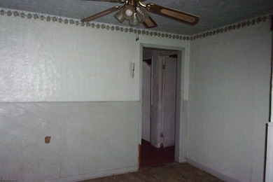 671 S Chestnut St, Clarksburg, WV 26301 - photo 3