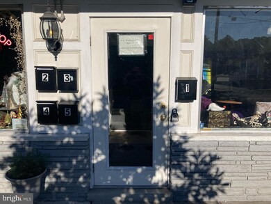 15 N Washington St unit 4, Berkeley Springs, WV 25411 - photo 2