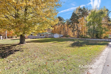 8350 S Evergreen Dr, Newaygo, MI 49337 - photo 5