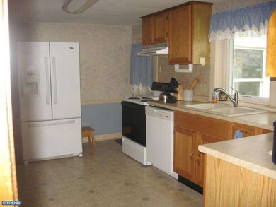 302 W Reliance Rd, Souderton, PA 18964 - photo 4