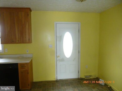 205 Sions St, Moorefield, WV 26836 - photo 7