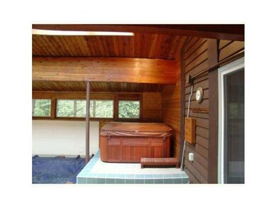 Swimming Pool/Hot Tub/Sauna