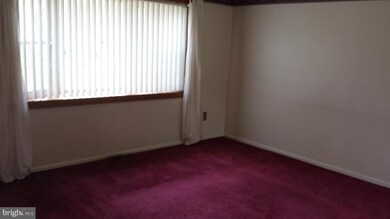 983 Regina Dr, Halethorpe, MD 21227 - photo 2