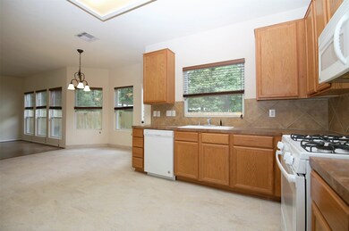 29603 Turnbury Village Dr, Spring, TX 77386 - photo 6