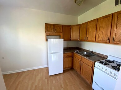 839 W Sheridan Rd unit 223, Chicago, IL 60613 - photo 3