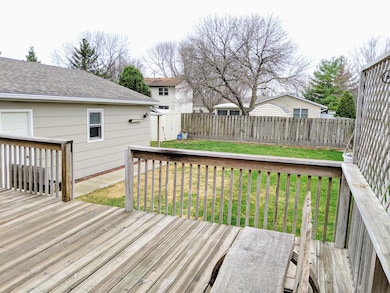 841 E 16th St N, Newton, IA 50208 - photo 3