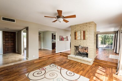 005_Living Room SJ