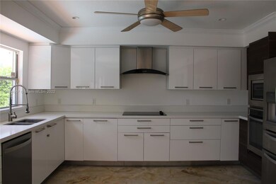 200 W Mashta Dr, Key Biscayne, FL 33149 - photo 7