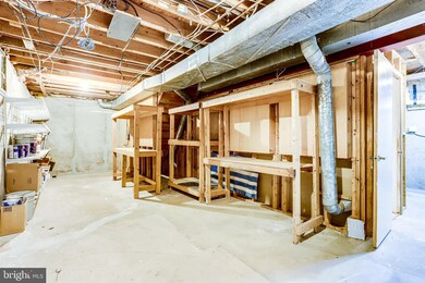 1818 Cranberry Ln, Reston, VA 20191 - photo 6