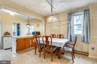 11418 Mapleview Dr, Silver Spring, MD 20902 - photo 5