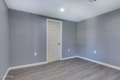07_1129WApacheAveMLS07_mls