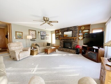 404 W Jefferson St, Marshfield, WI 54449 - photo 3