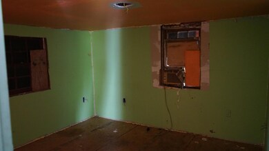 529 5th St, Chipley, FL 32428 - photo 6