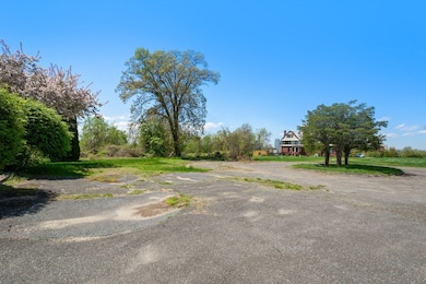 308 Maple St, Springfield, MA 01105 - photo 5