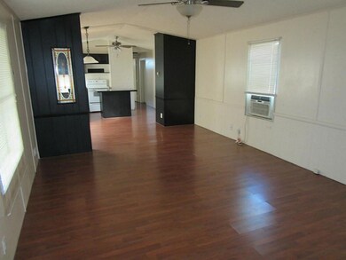 809 Mesquite St, Alvin, TX 77511 - photo 3