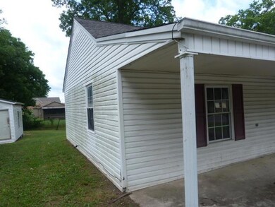 114 Butler St, Shelbyville, TN 37160 - photo 3