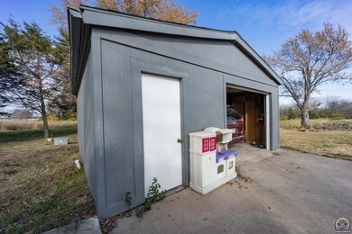 8020 SW Urish Rd, Auburn, KS 66402 - photo 6