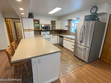 Kitchen wide b