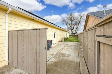 500 Ridgeway Ave, Central Point, OR 97502 - photo 4