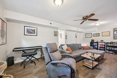 11-web-or-mls-Sycamore Dr-S1507-011