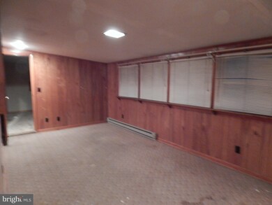 84 Harrison Ave, Berkeley Springs, WV 25411 - photo 7