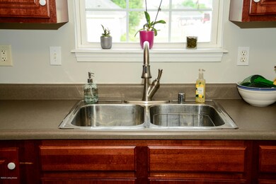 208 Forest Park Dr, Mount Washington, KY 40047 - photo 7