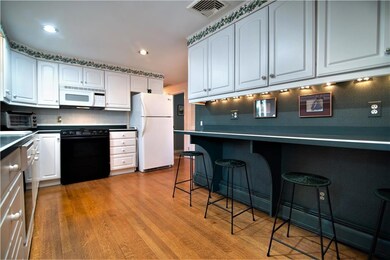 221 Summit Dr, Cranston, RI 02920 - photo 5