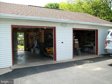 1360 Brenda Dr, Greencastle, PA 17225 - photo 3