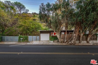 Welcome Home to Beverly Hills !