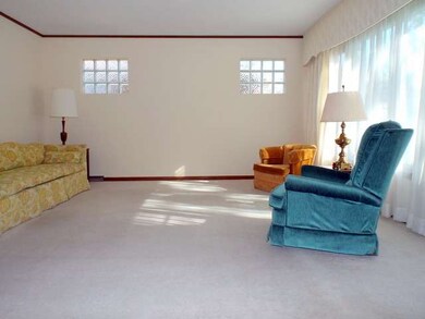 914 Suffolk Ave, Westchester, IL 60154 - photo 2