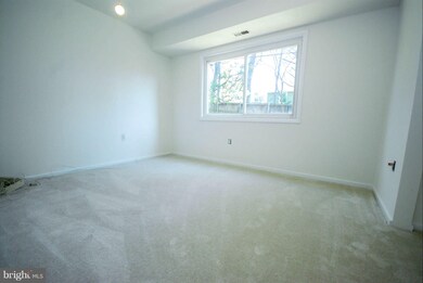 204 Park Terrace Ct SE unit 24, Vienna, VA 22180 - photo 6