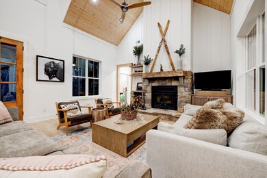 06-750 Lake Loop Rd-06