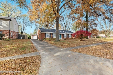 2512 Savannah Rd, Louisville, KY 40242 - photo 2