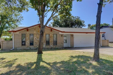 916 Stratford Dr, Bedford, TX 76021 - photo 2